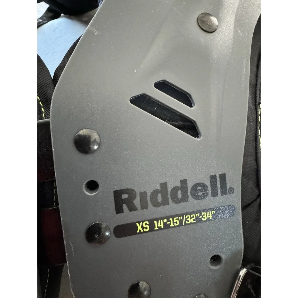 RiddellYouth Football Shoulder Pads  XS 14